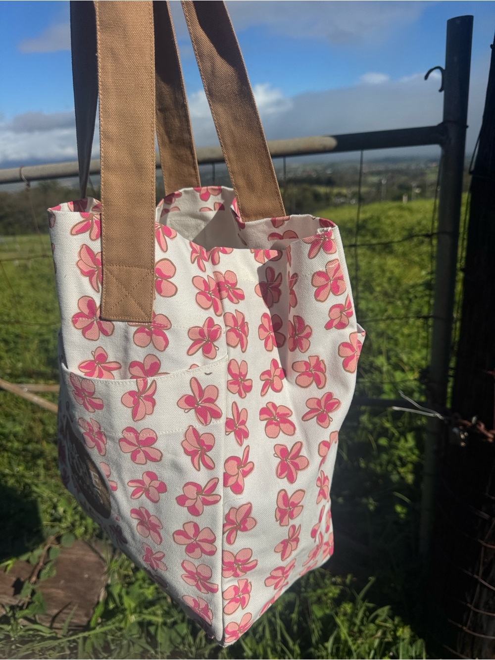 NWT Whole Foods Tag Aloha Pink Plumeria Hawaii Exclusive Large Tote Bag - Picture 4 of 7